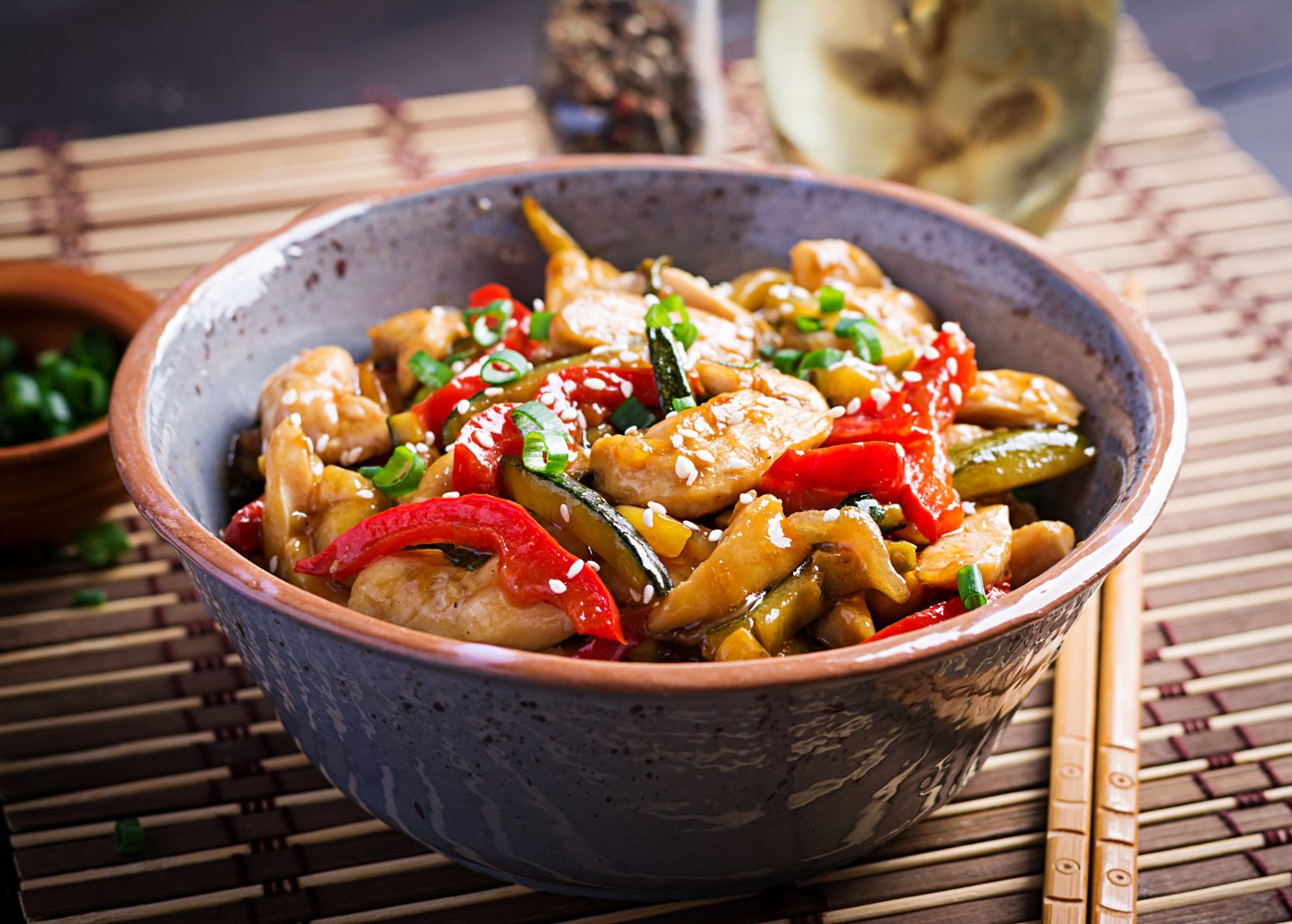 Stir-fry chicken with vegetables